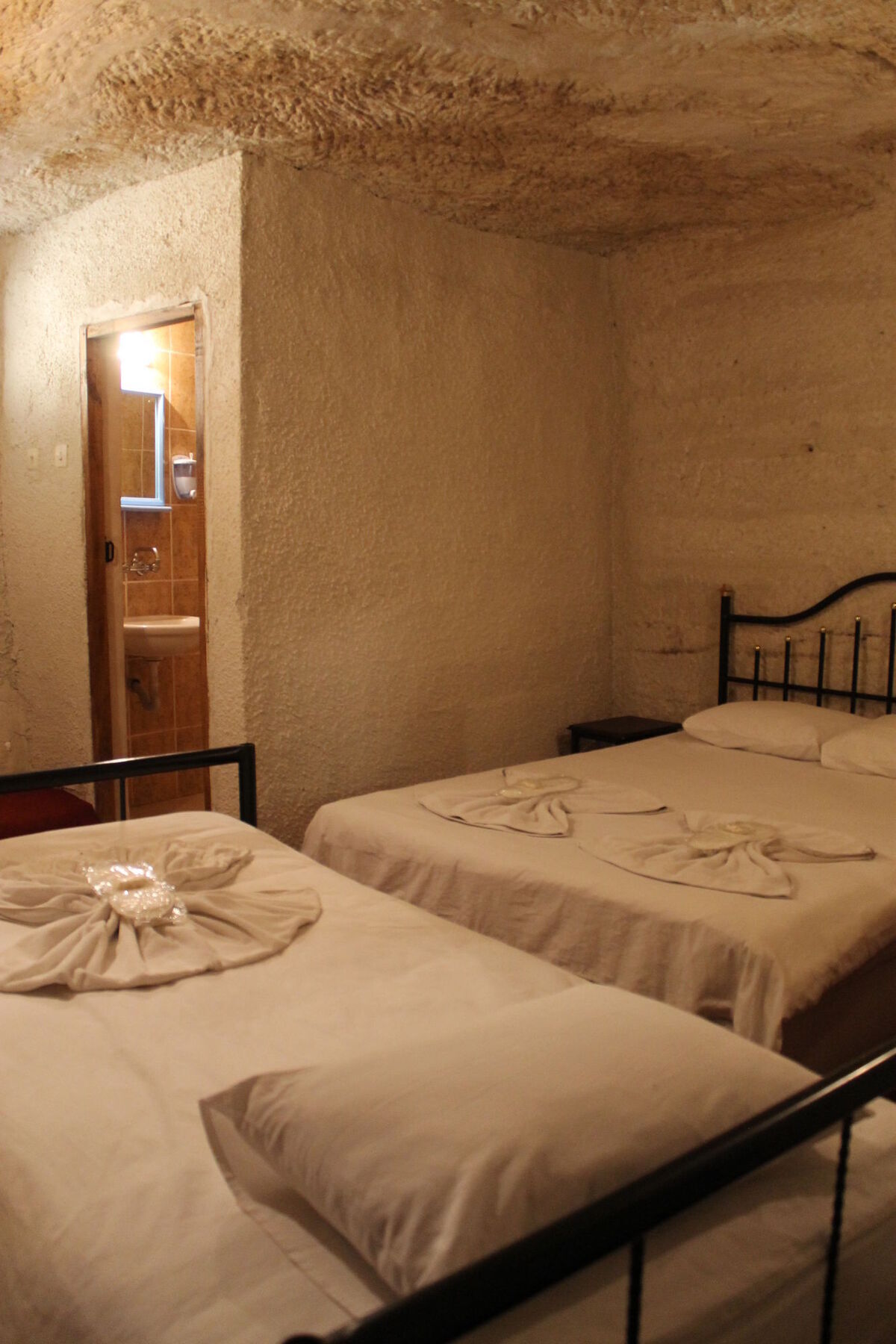 Yasin'S Place Backpackers Cave Hostel Göreme Exterior foto