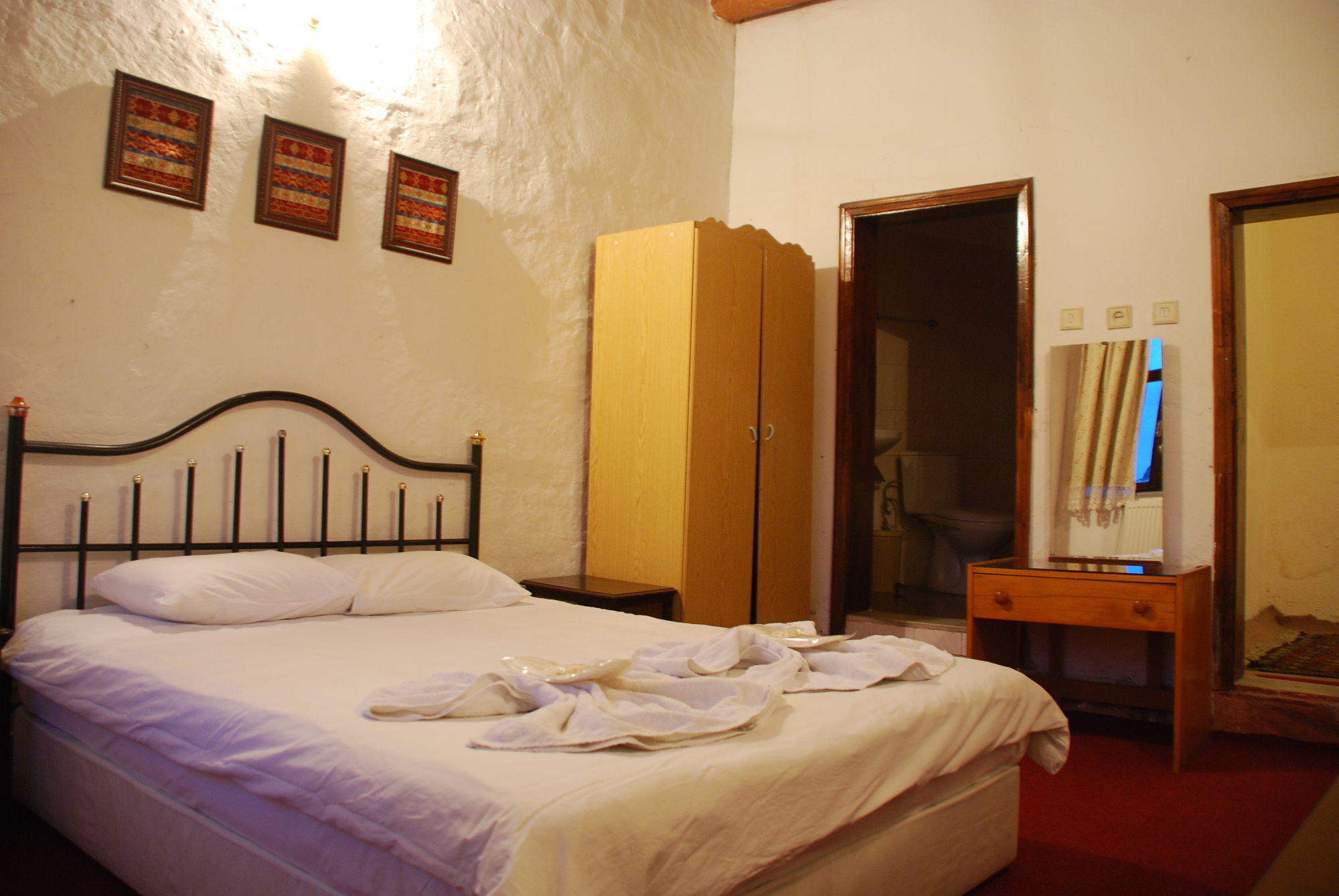 Yasin'S Place Backpackers Cave Hostel Göreme Exterior foto
