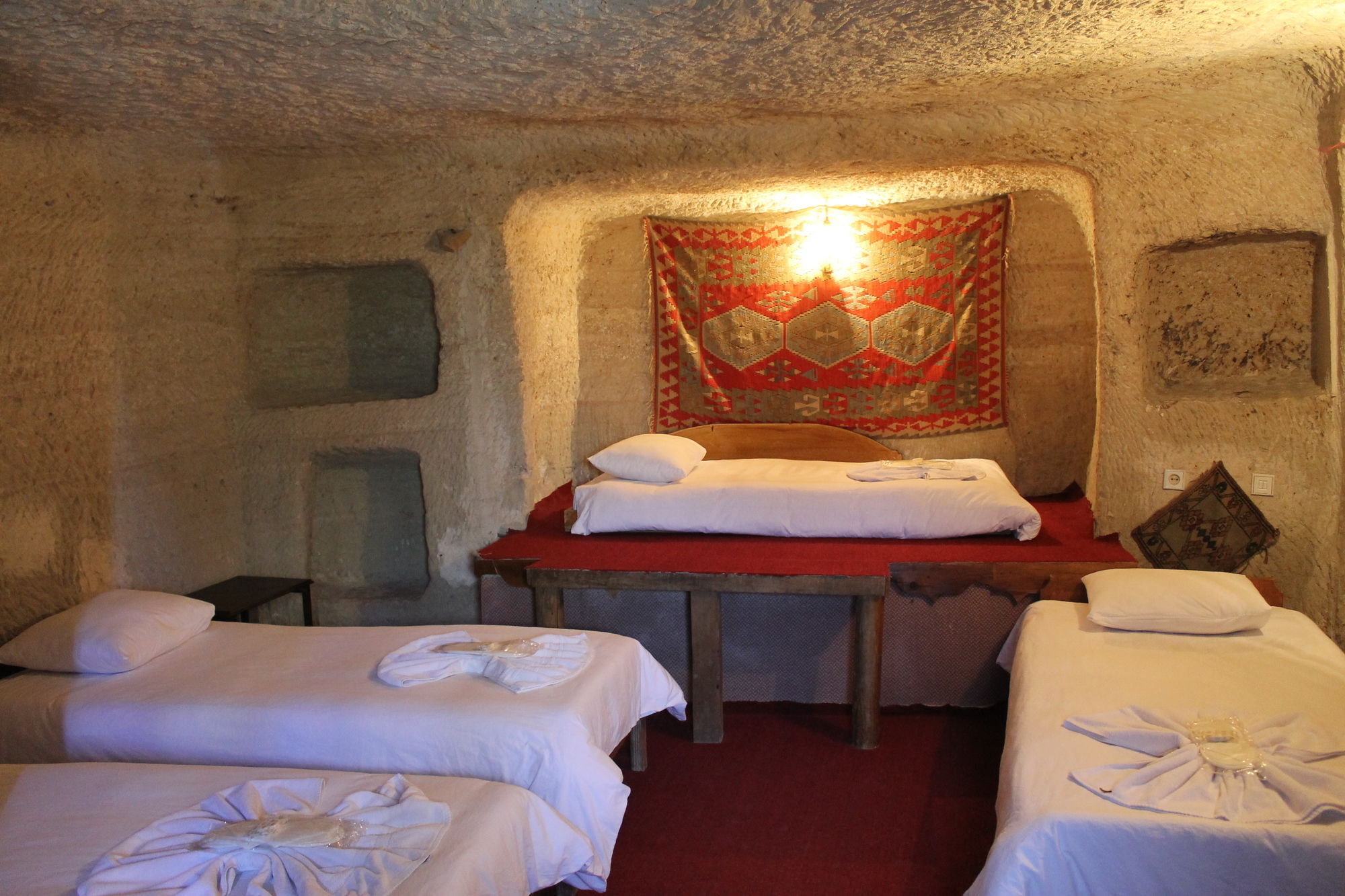 Yasin'S Place Backpackers Cave Hostel Göreme Exterior foto