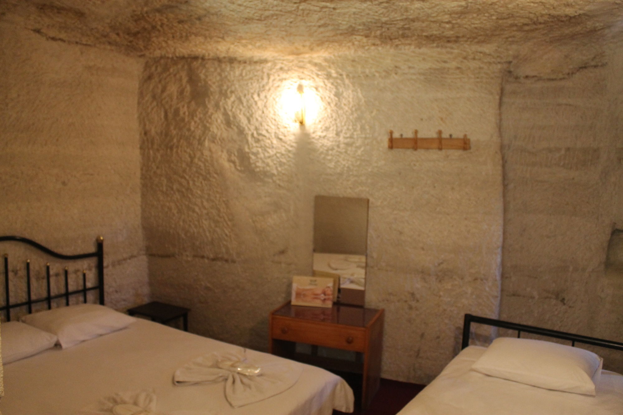 Yasin'S Place Backpackers Cave Hostel Göreme Exterior foto